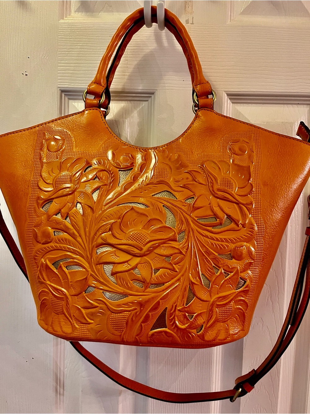 New with Tags~Patricia Nash Tan Floral Tooled Cutout Tote